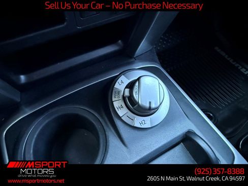 Used 2018 Toyota 4Runner SR5 AWD/4WD image 15