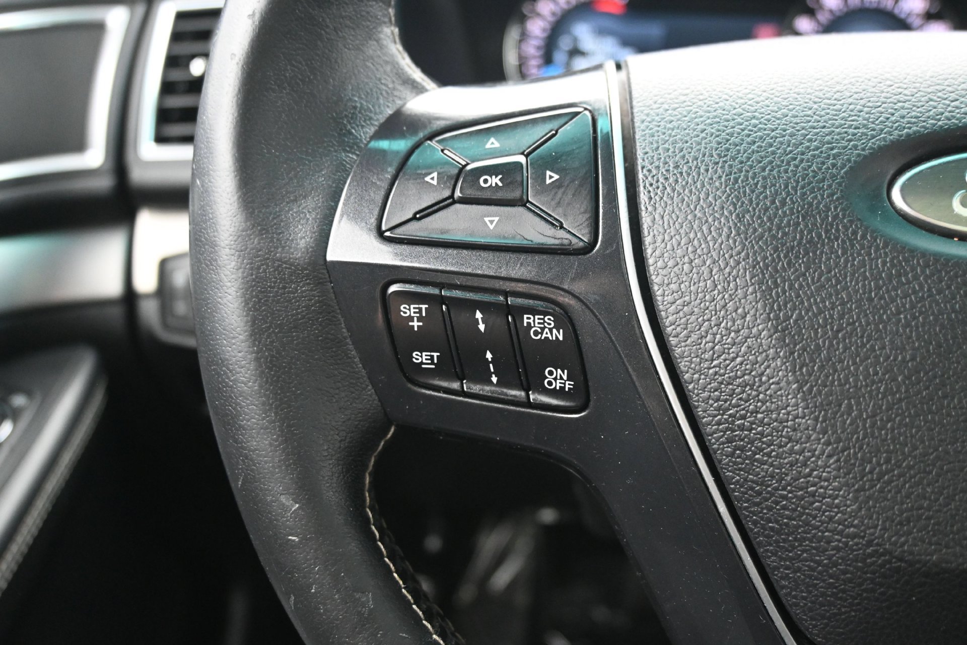 Used 2017 Ford Explorer Platinum AWD/4WD image 23