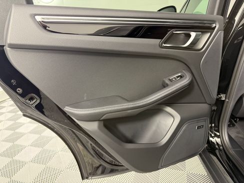 Certified 2026 Porsche Macan AWD/4WD image 29