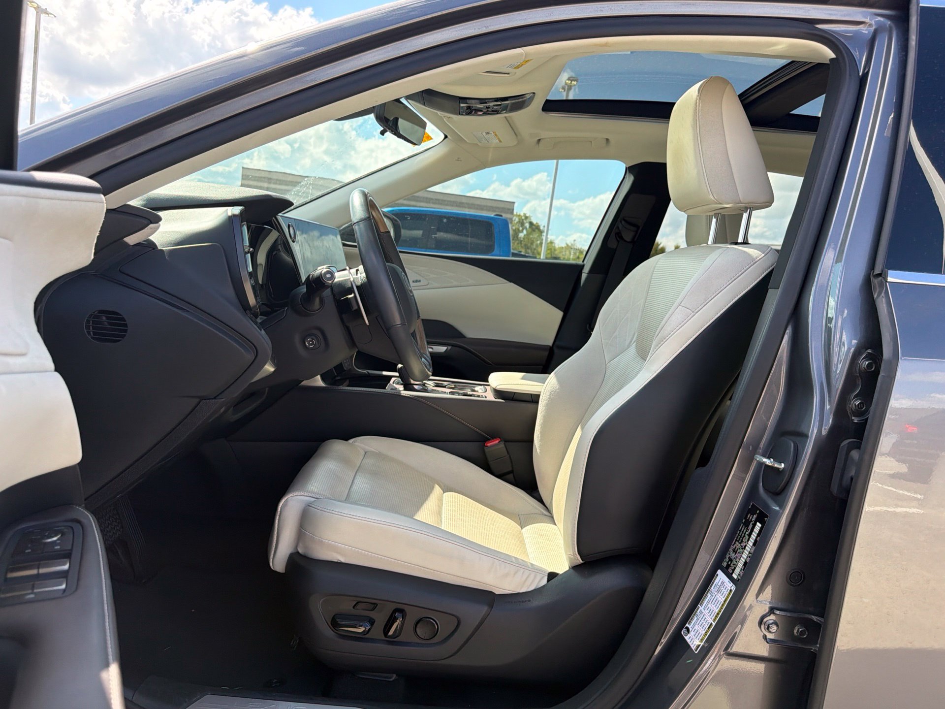 Used 2023 Lexus RX 350 FWD w/ Accessory Package (Z1) image 10