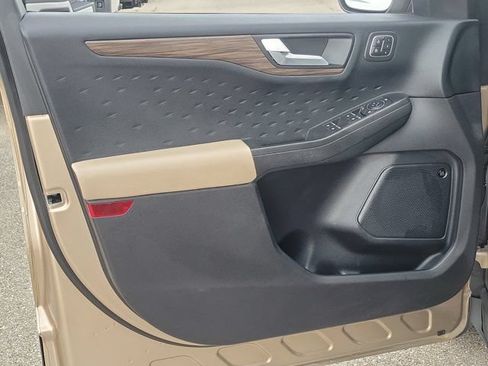 Certified 2020 Ford Escape Titanium FWD image 19