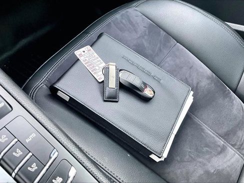 Used 2021 Porsche Macan S image 35