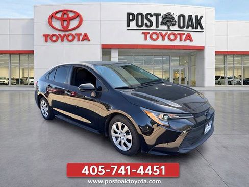 Used 2024 Toyota Corolla LE FWD image 2