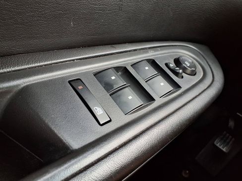 Used 2017 Chevrolet Traverse LT w/ Style and Technology Package FWD image 18