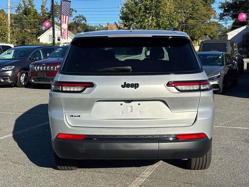 New 2025 Jeep Grand Cherokee L Altitude image 3
