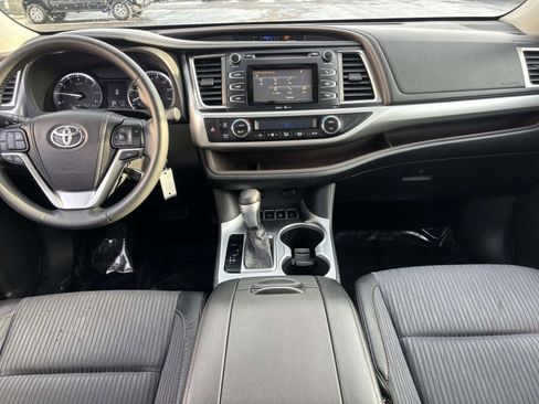 Used 2014 Toyota Highlander Plus image 30