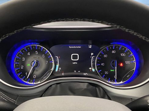 New 2026 Chrysler Pacifica Limited w/ S Appearance Package AWD/4WD image 18