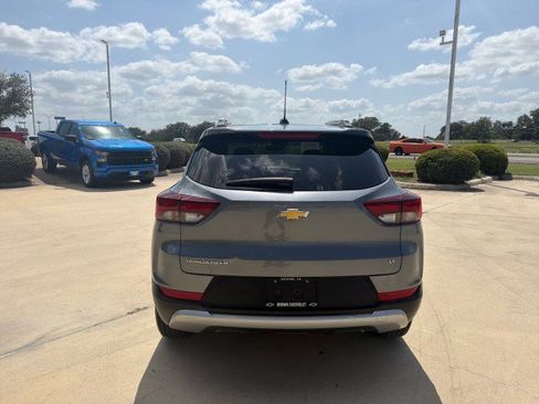 Used 2022 Chevrolet TrailBlazer LT FWD image 11