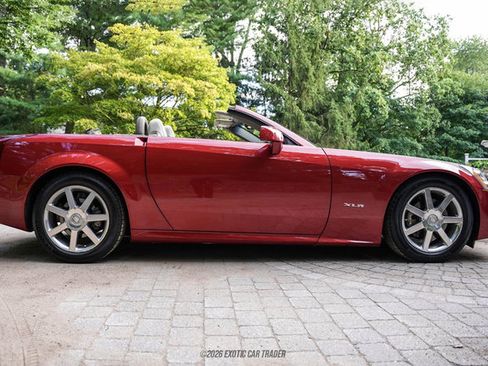 Used 2004 Cadillac XLR RWD image 7