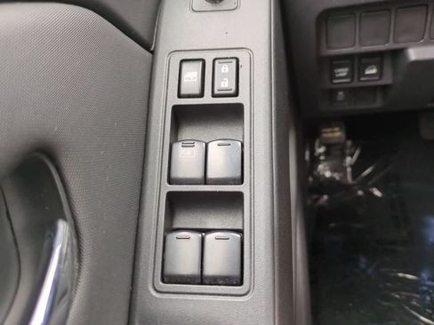Used 2022 Nissan Frontier SV AWD/4WD image 22