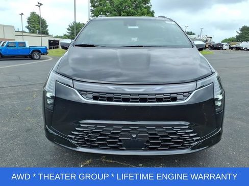 New 2027 Chrysler Pacifica Pinnacle w/ Theater Group AWD/4WD image 2