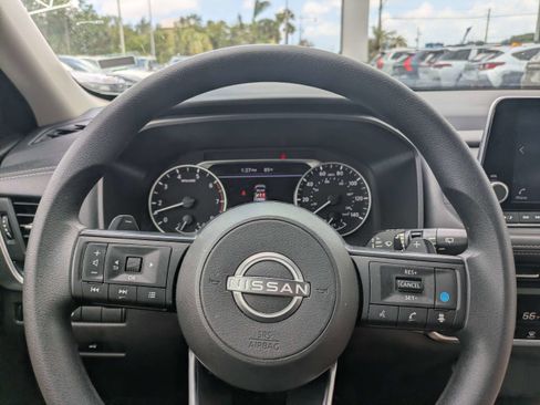 Used 2024 Nissan Rogue SV FWD image 27