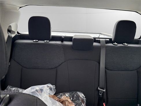 New 2025 Ford Maverick XL w/ Equipment Group 101A image 13