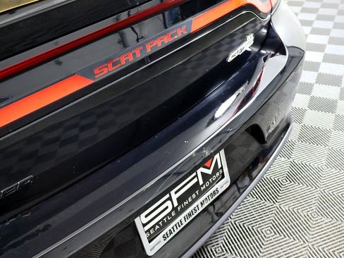 Used 2016 Dodge Charger R/T Scat Pack image 18