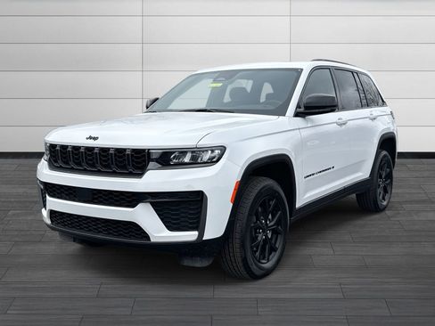 New 2026 Jeep Grand Cherokee Altitude AWD/4WD image 8