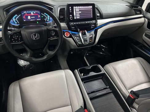 Used 2024 Honda Odyssey Touring image 12