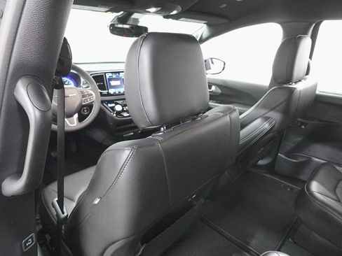 New 2026 Chrysler Pacifica Select image 23