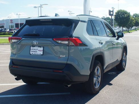 Used 2022 Toyota RAV4 XLE FWD image 19