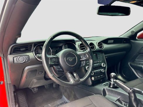 Used 2017 Ford Mustang Coupe image 10