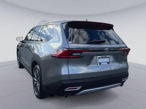 Used 2025 Toyota Grand Highlander AWD Hybrid image 10