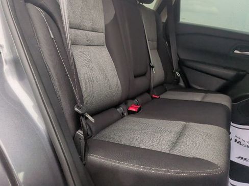 Used 2025 Nissan Rogue SV image 17