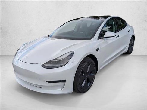 Used 2022 Tesla Model 3 RWD image 1