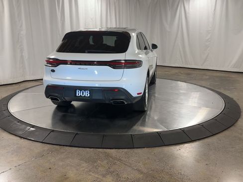 Used 2024 Porsche Macan image 9