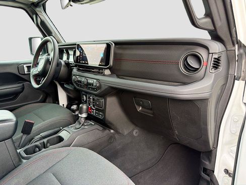 Used 2024 Jeep Wrangler Unlimited Rubicon AWD/4WD image 14