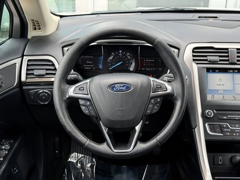 Used 2018 Ford Fusion SE w/ Equipment Group 602A FWD image 26