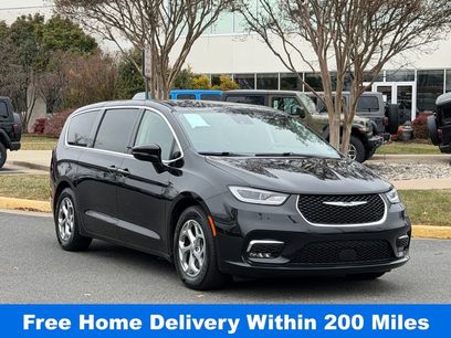 Certified 2024 Chrysler Pacifica Limited