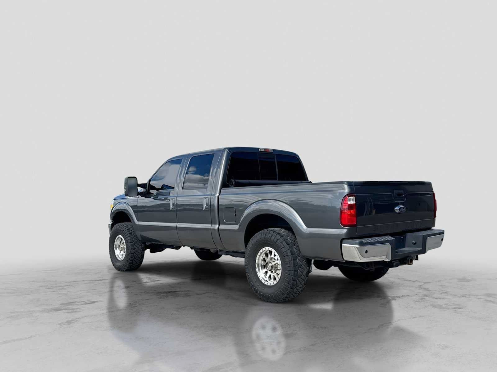 Used 2015 Ford F250 Lariat w/ Lariat Ultimate Package AWD/4WD image 4