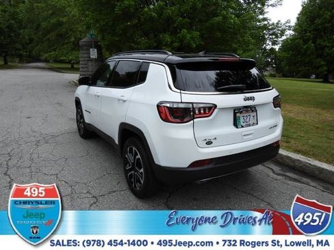 Used 2023 Jeep Compass Limited AWD/4WD image 3