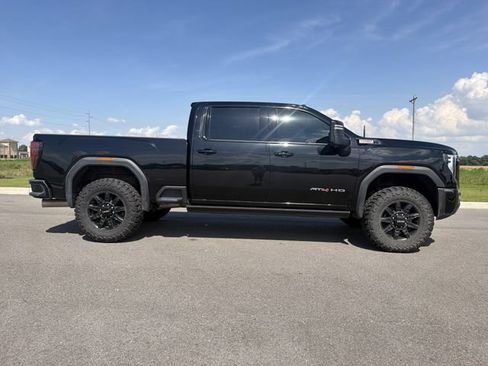 Used 2024 GMC Sierra 2500 AT4 w/ AT4 Preferred Package AWD/4WD image 6