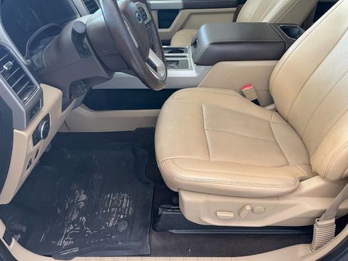 Used 2019 Ford F150 Lariat w/ Equipment Group 501A Mid image 19