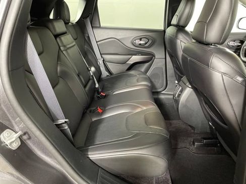Used 2019 Jeep Cherokee Limited AWD/4WD image 24