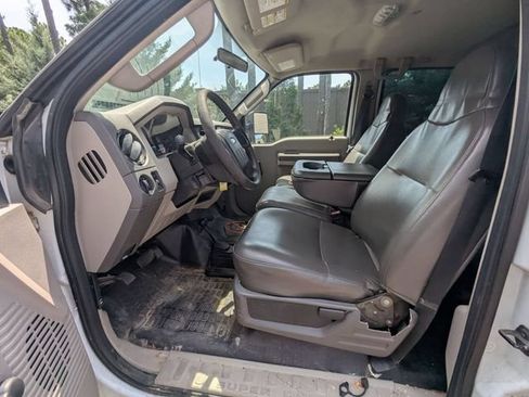Used 2010 Ford F250 XL AWD/4WD image 9