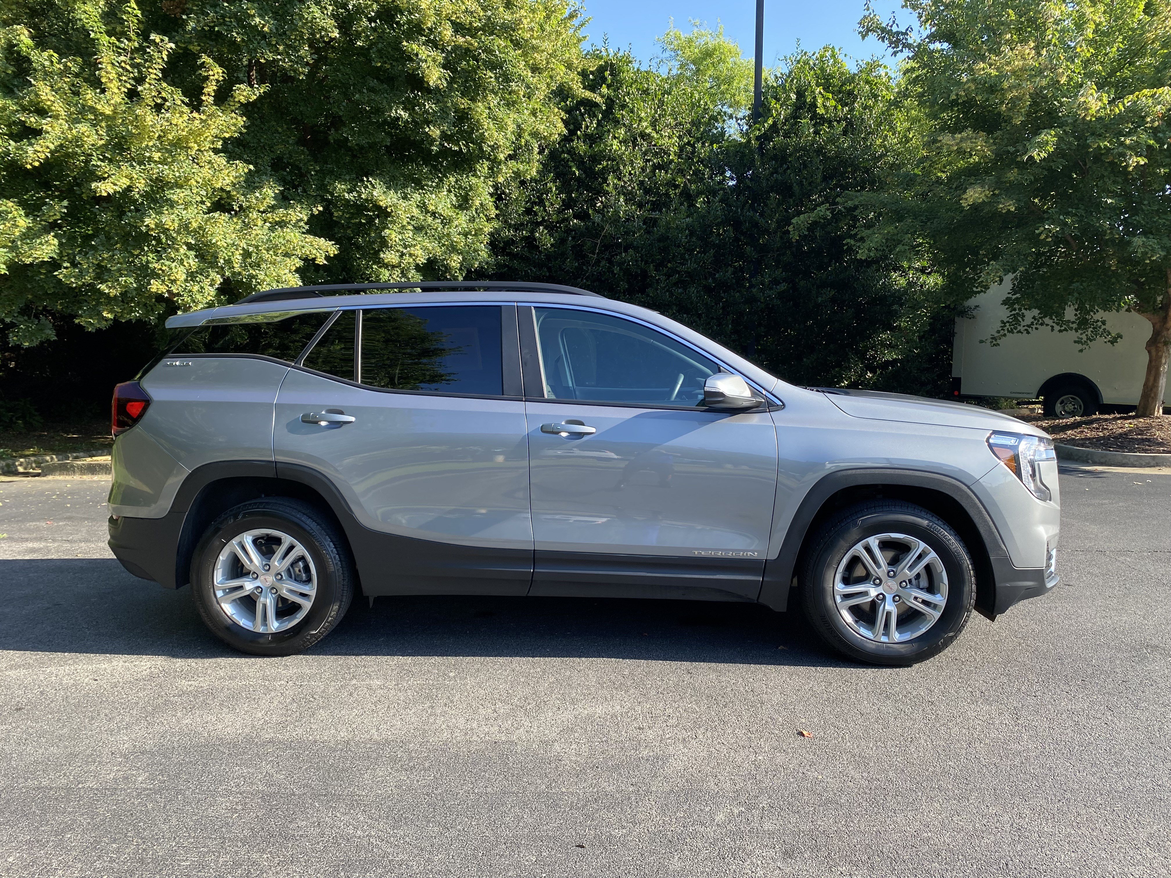 Used 2023 GMC Terrain SLE w/ Driver Convenience Package AWD/4WD image 10