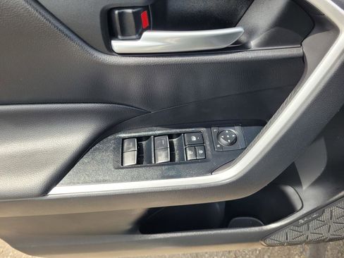 Used 2025 Toyota RAV4 XLE FWD image 23