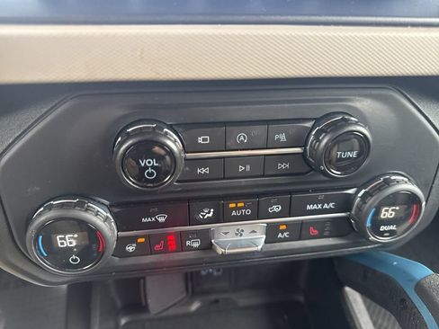 Used 2023 Ford Bronco Wildtrak AWD/4WD image 9