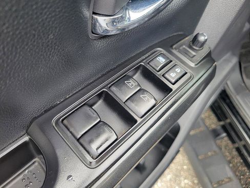 Used 2023 Nissan Titan PRO-4X w/ Pro-4x Convenience Package image 10