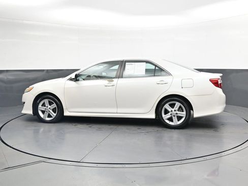 Used 2014 Toyota Camry SE FWD image 8