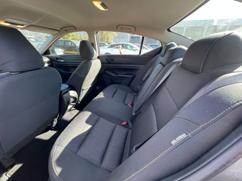 Used 2025 Nissan Altima 2.5 SV image 25