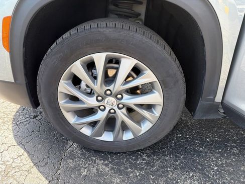 Certified 2025 Buick Enclave Preferred AWD/4WD image 20