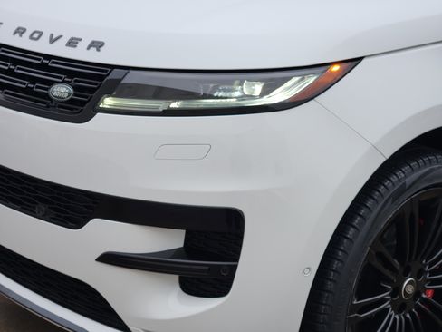 Certified 2024 Land Rover Range Rover Sport Dynamic SE image 9