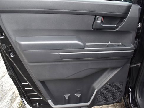 Certified 2025 Toyota Tacoma SR5 image 19