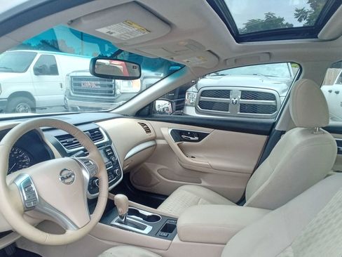 Used 2017 Nissan Altima 2.5 SV w/ Convenience Package FWD image 10