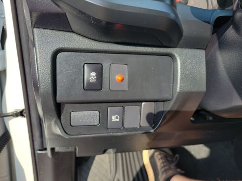 Certified 2021 Toyota Tacoma SR image 29