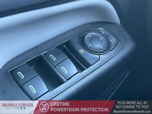 Used 2023 Chevrolet Equinox LT image 7