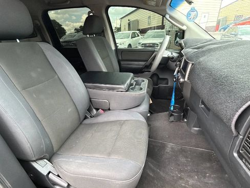Used 2008 Nissan Titan LE AWD/4WD image 2