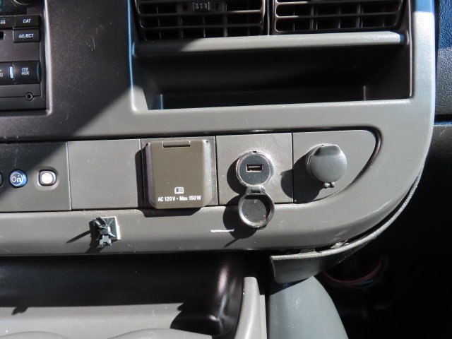 Used 2018 Chevrolet Express 2500 w/ Driver Convenience Package RWD image 23